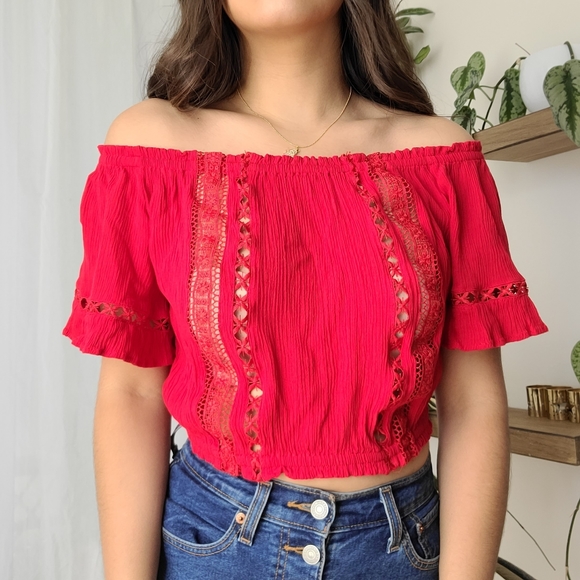 Boho off-the-shoulder red crop top with lace - Picture 2 of 10